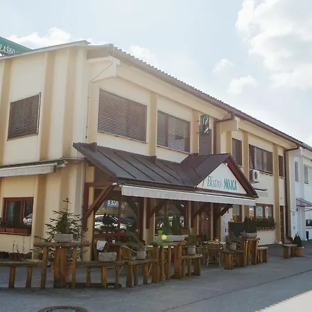 Bed & Breakfast Mojca 3* Trzin